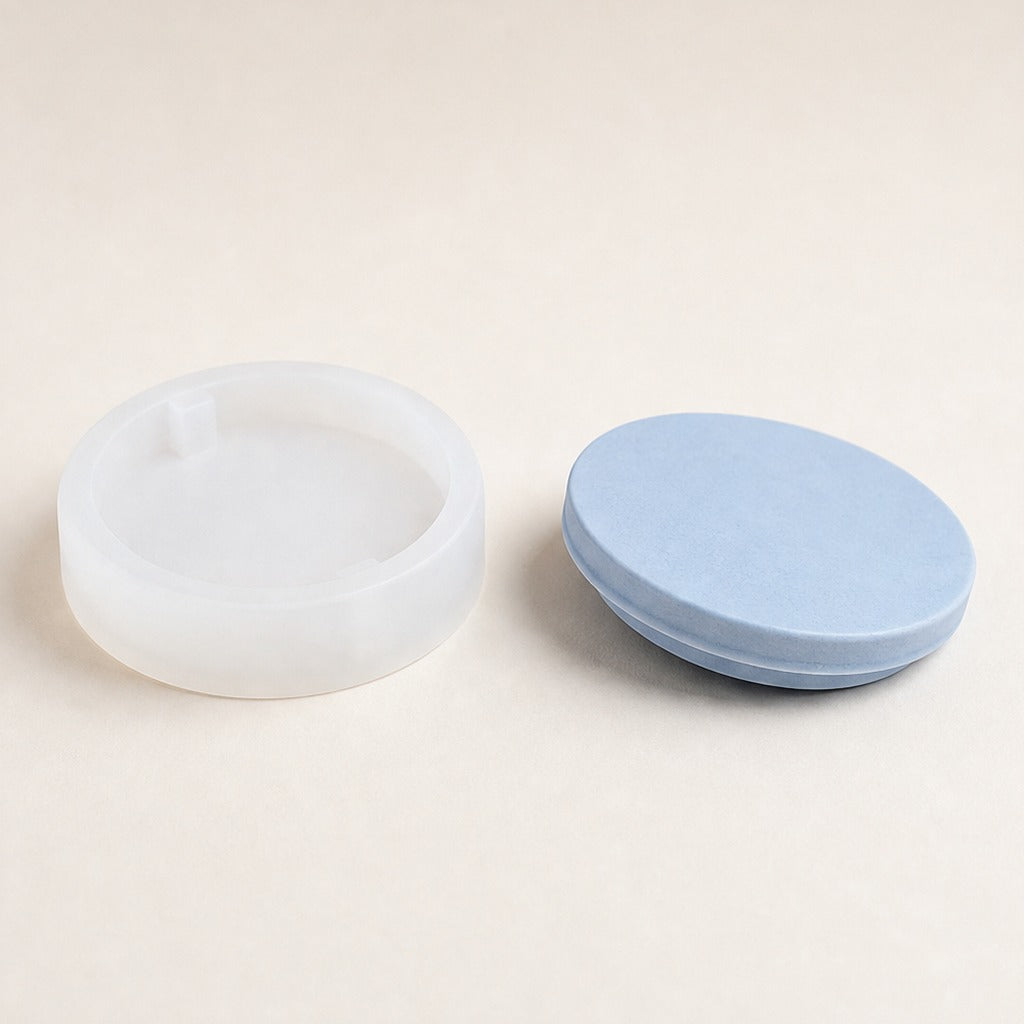 Matriță flexibilă din silicon pentru turnare decorațiuni interioare – viečko na dózu – ⌀ 8,3 × 1,5 cm