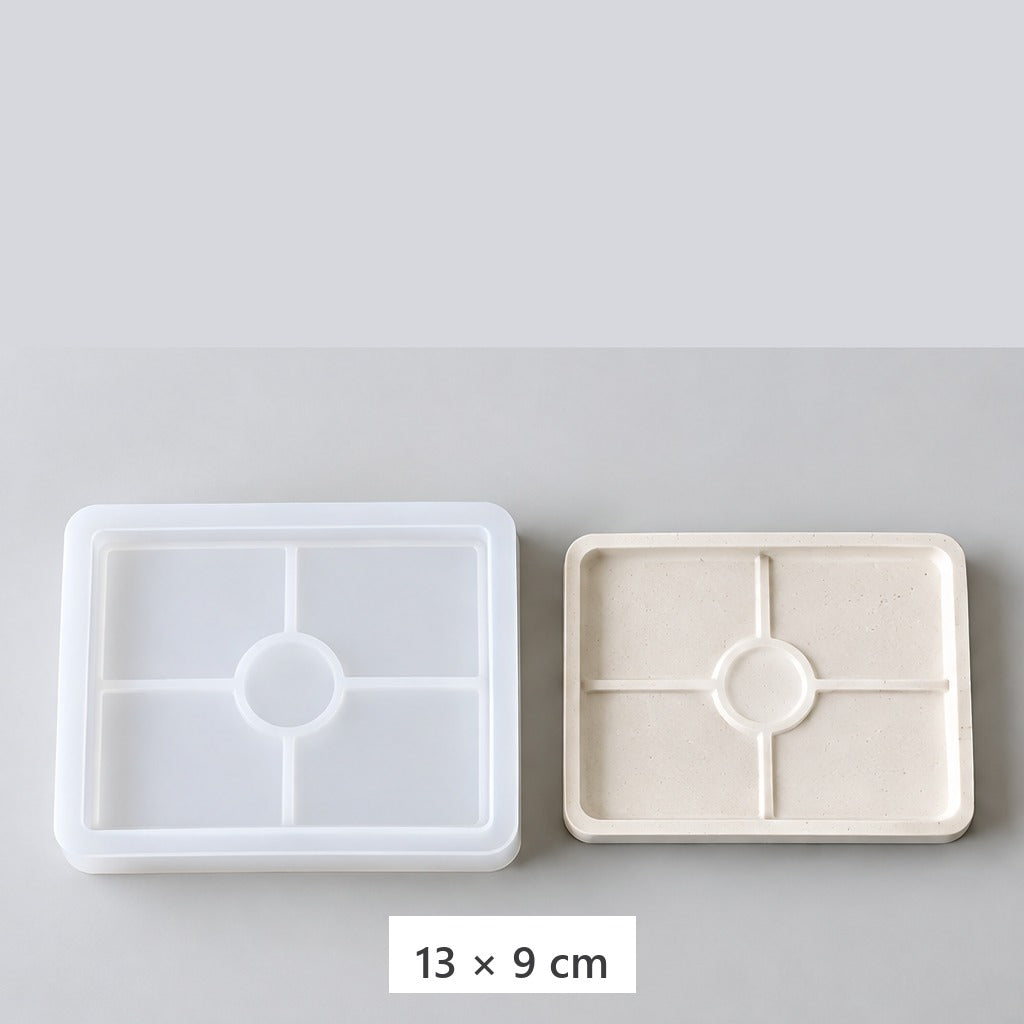 Matriță flexibilă din silicon pentru turnare tăvițe și suporturi – tavă dreptunghiulară – 13 × 9 cm