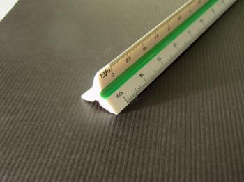 rigla triunghiulara leniar 30 cm ro len20001